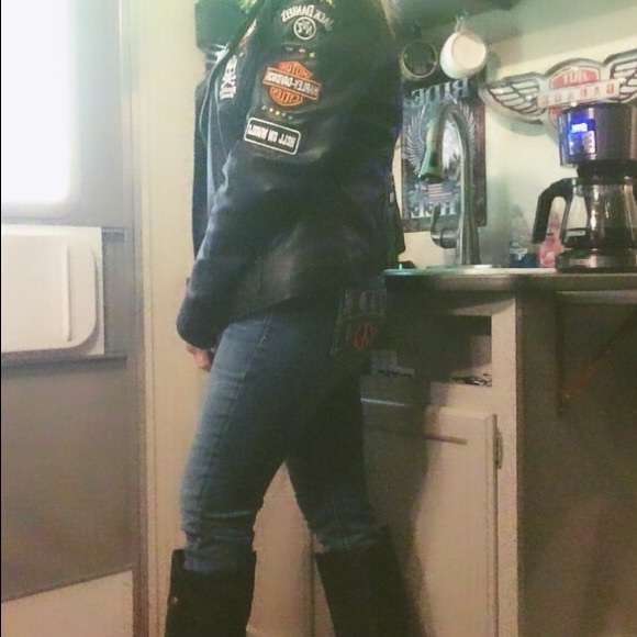 Maurice’s embellished jeans - Picture 13 of 16